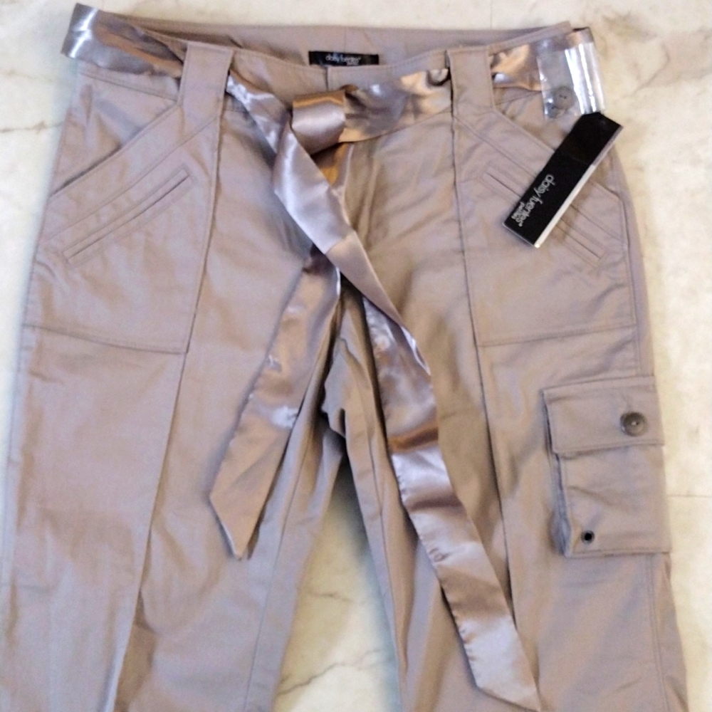 Daisy Fuentes petites cargo pants.